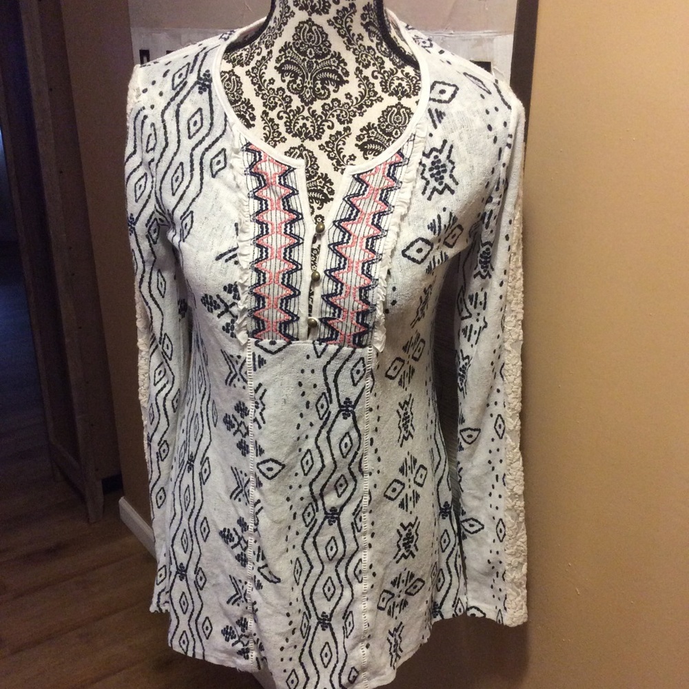 Boho inspired Maurice long sleeve top